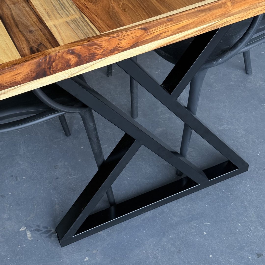 Mesa 2m x 90 Natural detalhe do pé de aço